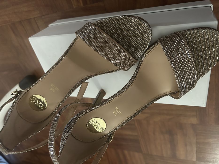 Varios sapatos marca