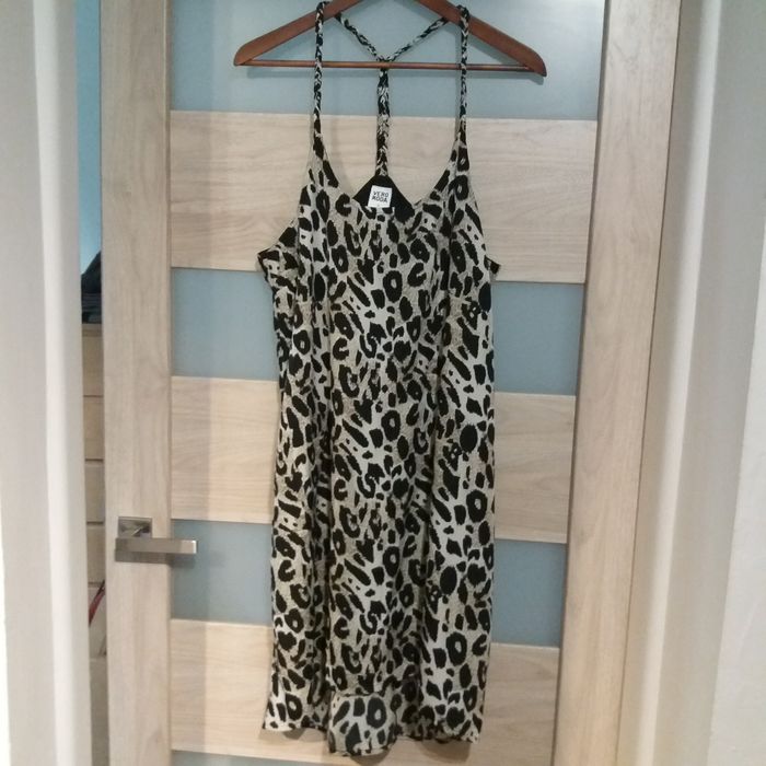 Sukienka sexy wzór zwierzęcy XL Vero Moda