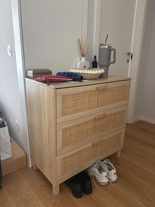 Cómoda com 3 gavetas