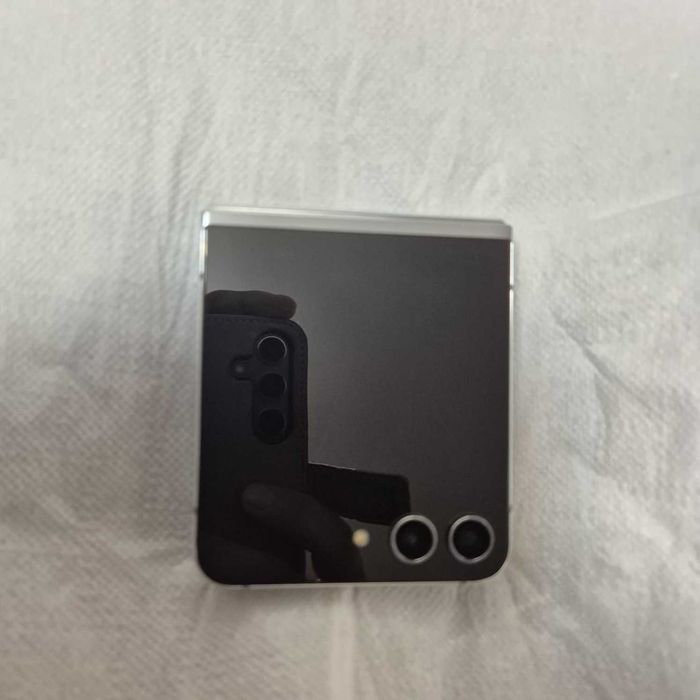 Samsung Galaxy Z Flip 5 512GB — Bom Estado---Troca