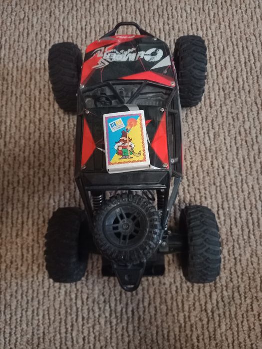Машинка на дистанційному керуванні
