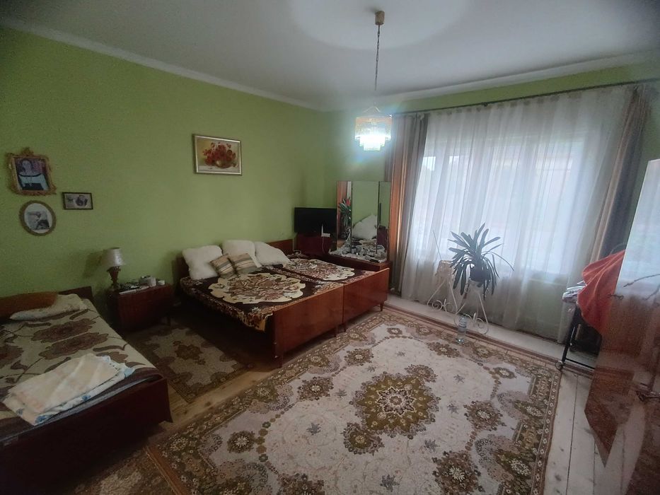 ВЕЛИКИЙ 4-Х кімнатний будинкок 146 кв.м., новий дах, гараж жилий стан