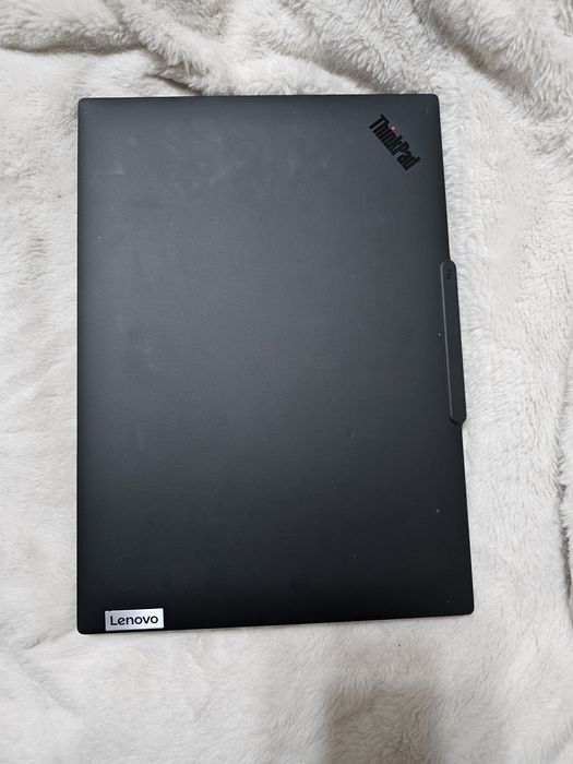 Lenovo ThinkPad T14 Gen 5 14” Touchscreen – Ryzen 7 8840U / 16GB / 512GB SSD