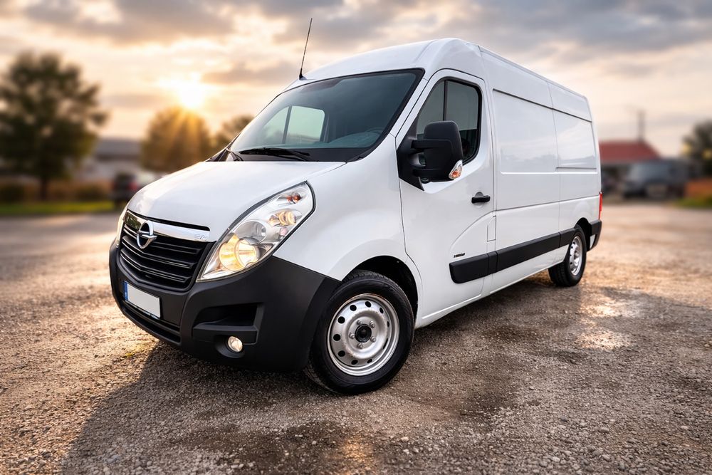 Wynajem busa Opel Movano L2H2 – duża przestrzeń ładunkowa.