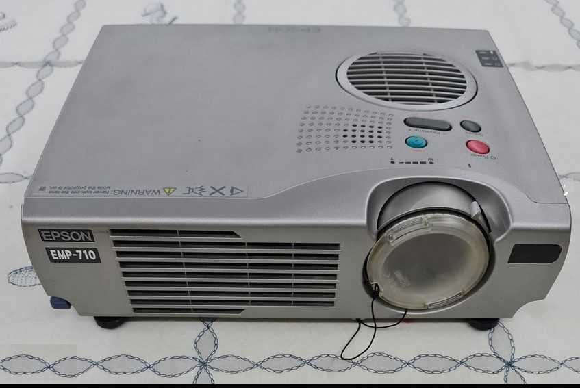 Projector Epson EMP-710