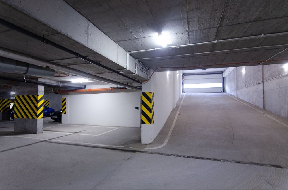 SPRZEDAM! Miejsce postojowe w garażu podziemnym.