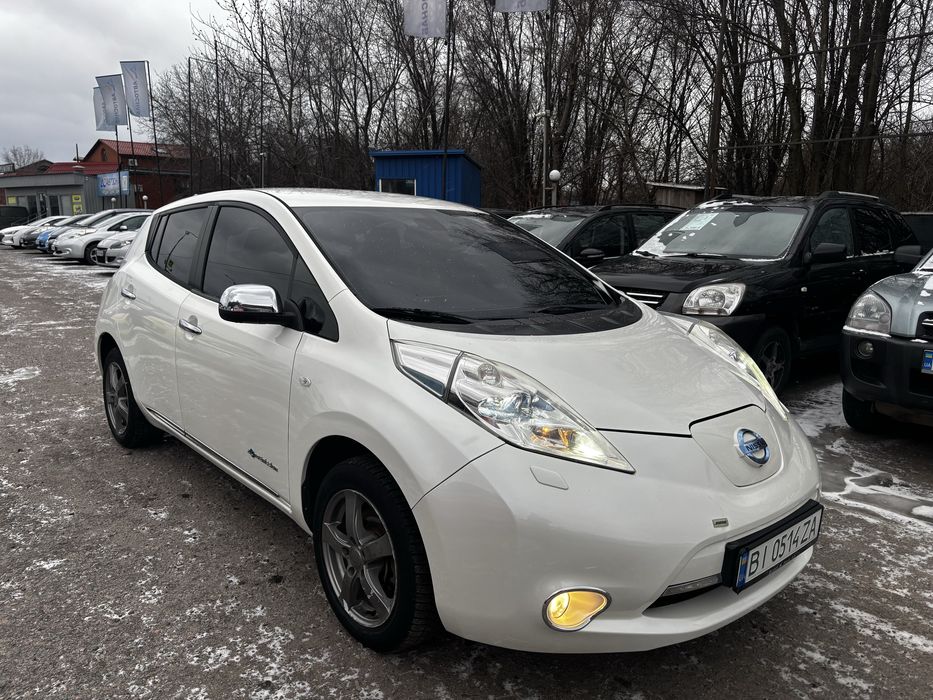 Продам  Nissan Leaf  boze шкіра 10 паличок  ! 82 soh