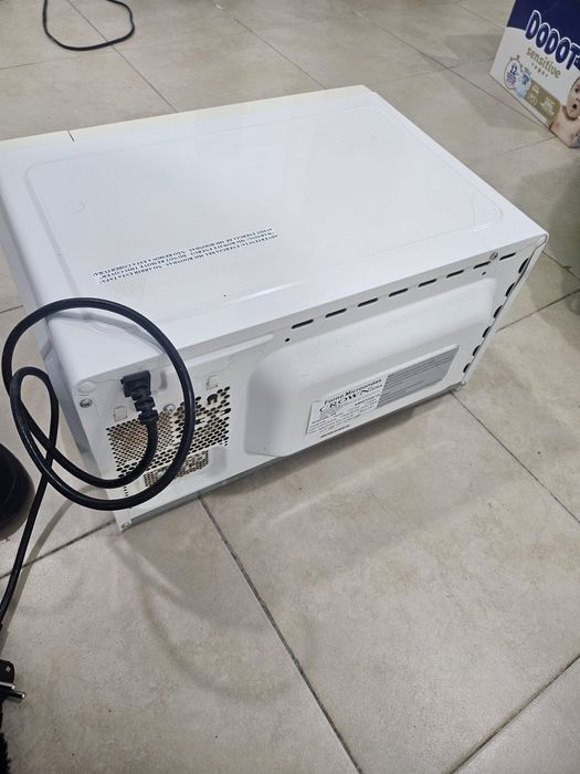 Microondas a funcionar