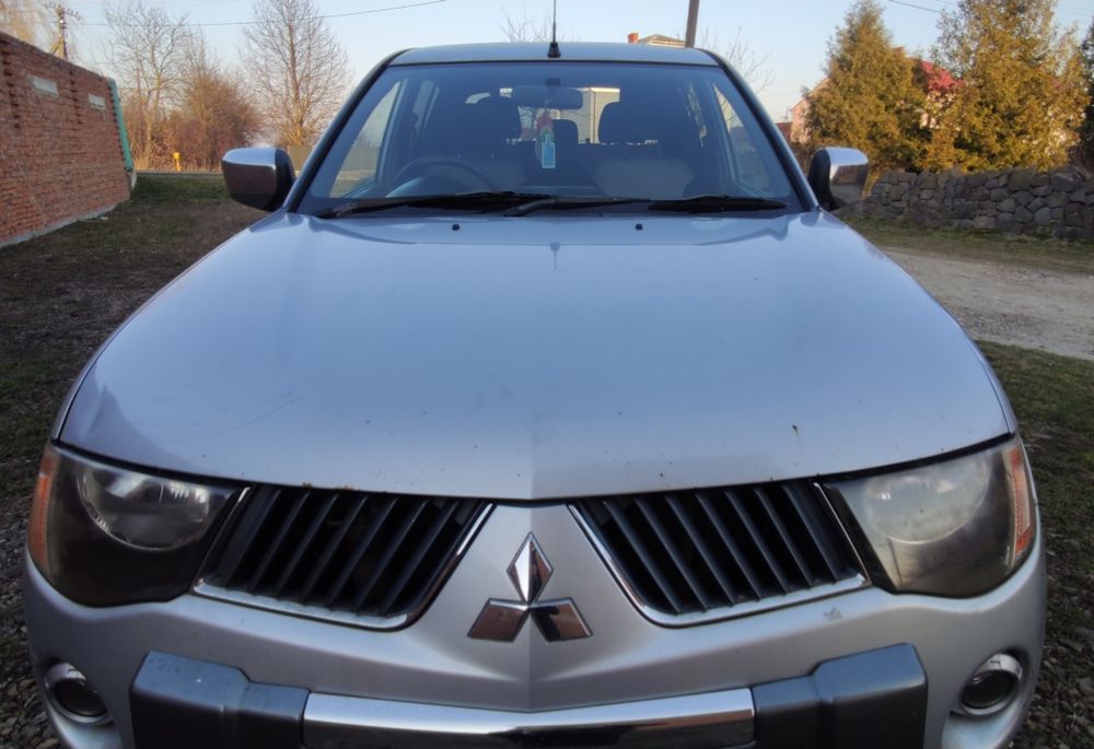 Mitsubishi L200 2009 р 4х4 л200
Міцного усім