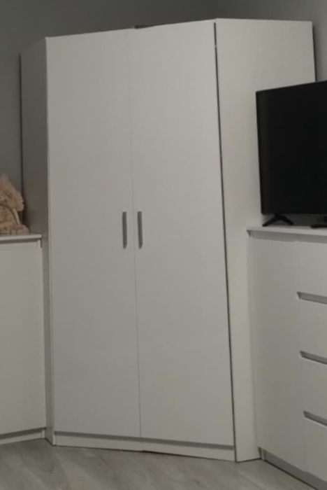 Sprzedam szafę narożną