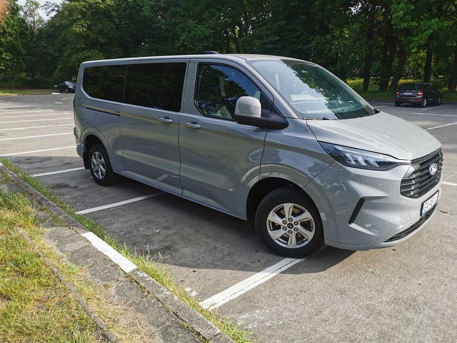 Wynajem busa 8-osobowego z kierowcą lub bez.