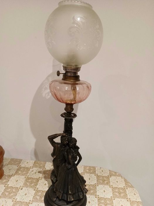 lampa naftowa figuralna