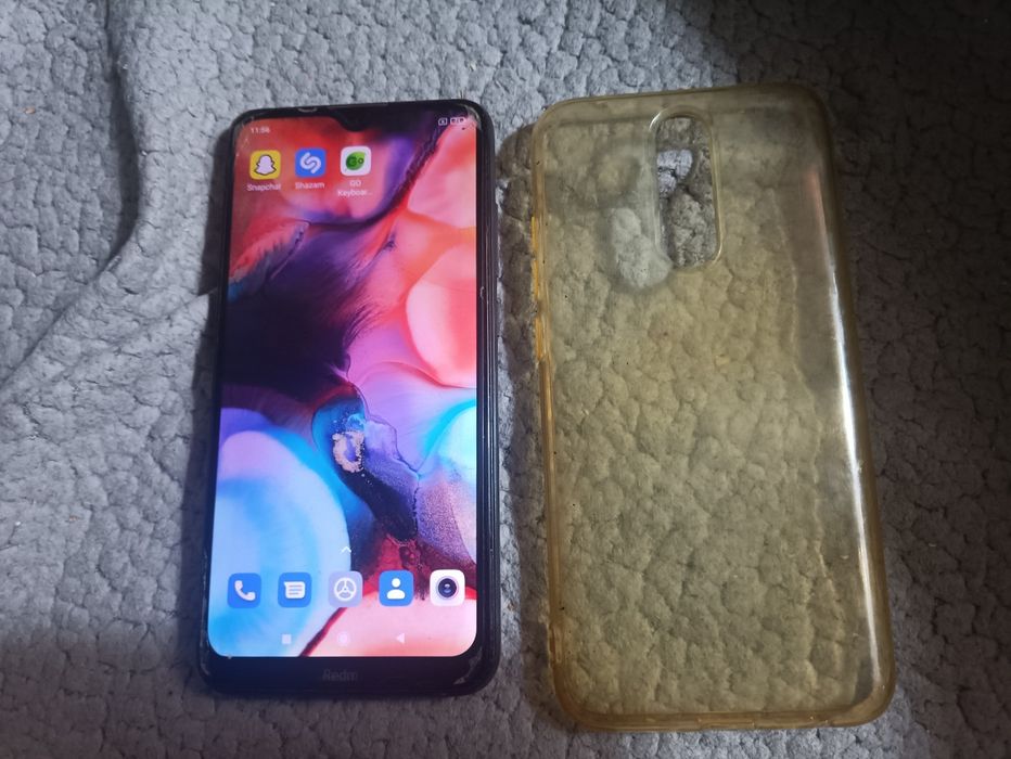 Redmi 8 3/32 в идеальном состоянии+чехол стекло
