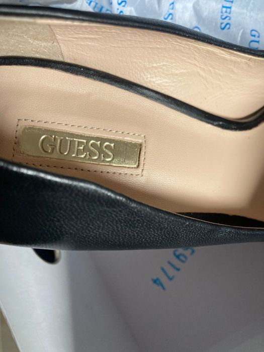 Czarne skórzane szpilki Guess rozm. 40