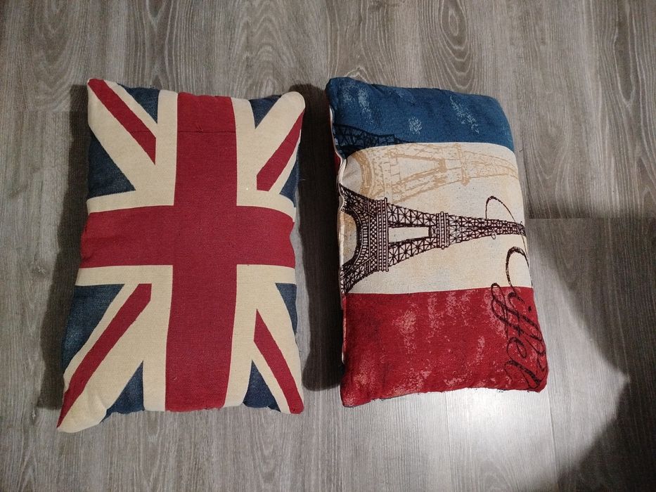 Duas almofadas temáticas França e Inglaterra