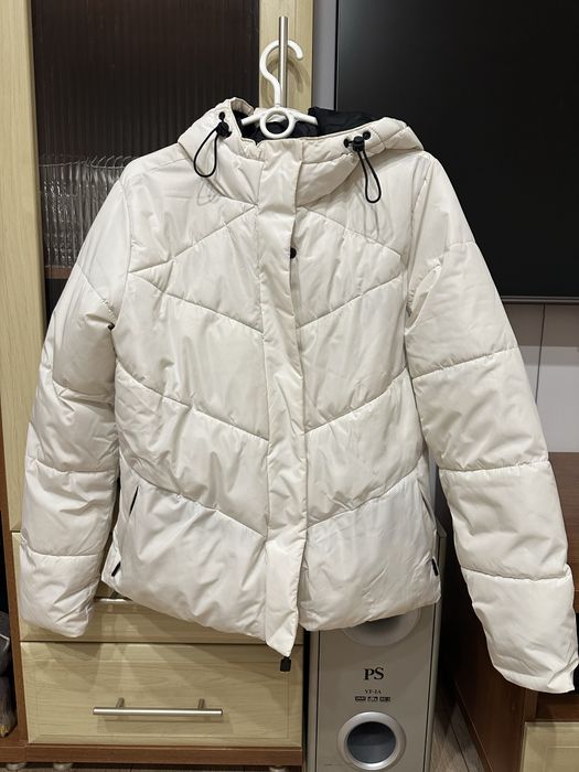 Куртка Cropp розмір С куртка Colambia C