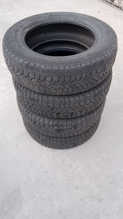 Шини зимові Falken Японія