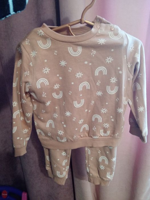 Одяг для дівчинки