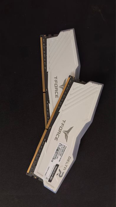 Kit 2x8GB DDR4 RGB TForce 3200Mhz