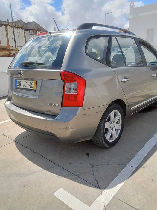Kia Carens - 7 Lugares