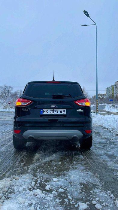 Автомобіль форд ескейп