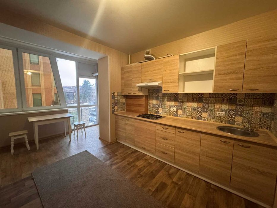 Здається в оренду 1к вул.Зарічанська 52 кв.м.