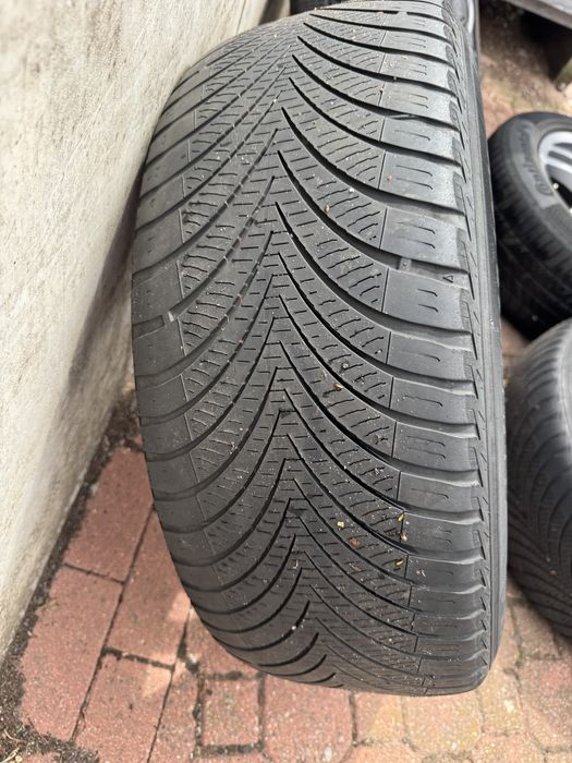 Шини зимові зима пара Kumho 255 55 R18 2022 р 5-6 мм Туарег Q7