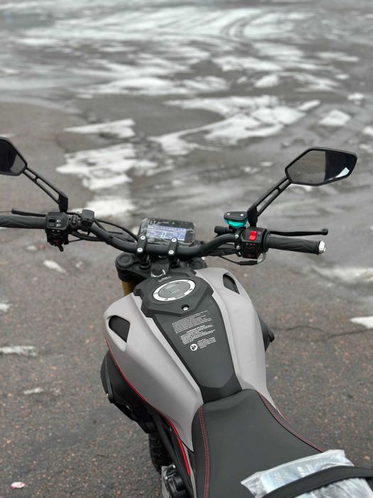 Мотоцикл SPARK SP300SC-1