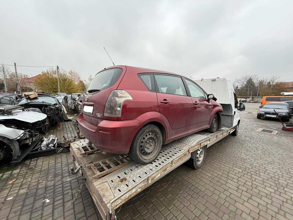 Разборка Toyota Corolla Verso 2005 2.2 Diesel МКПП (дверь,мкпп,ляда)