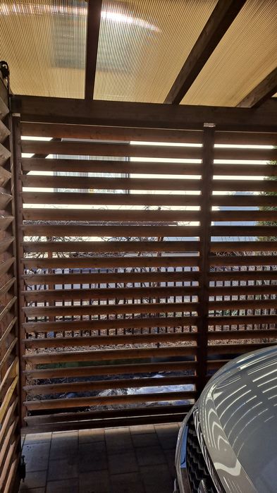 Odsprzedam wiatę garażową