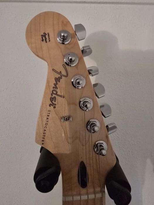 Fender Stratocaster Sunburst Canhoto Esquerdina
