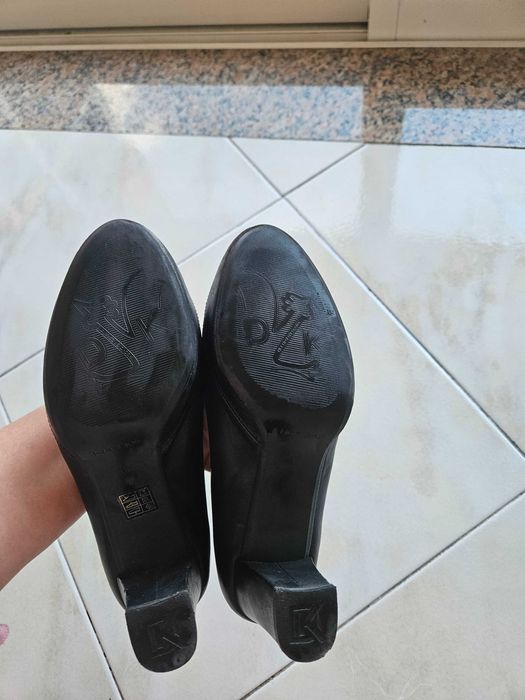 Salto alto feminino (Preto)                                DK Shoes