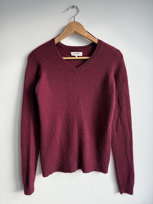 Burgundowy czerwony sweter kaszmirowy