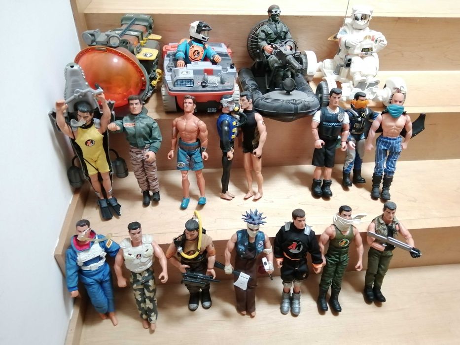 Action Man - Collection of 18 Figures + Vehicles + Accessories64729684361219121