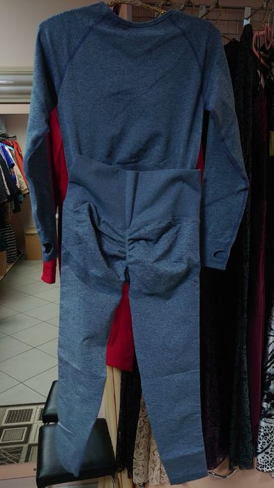 Жіночий безшовний костюм для йоги