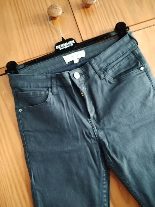 2 Calças Mango 36 modelo belle 
Modelo belle 
1 calça cor clara
1 calç