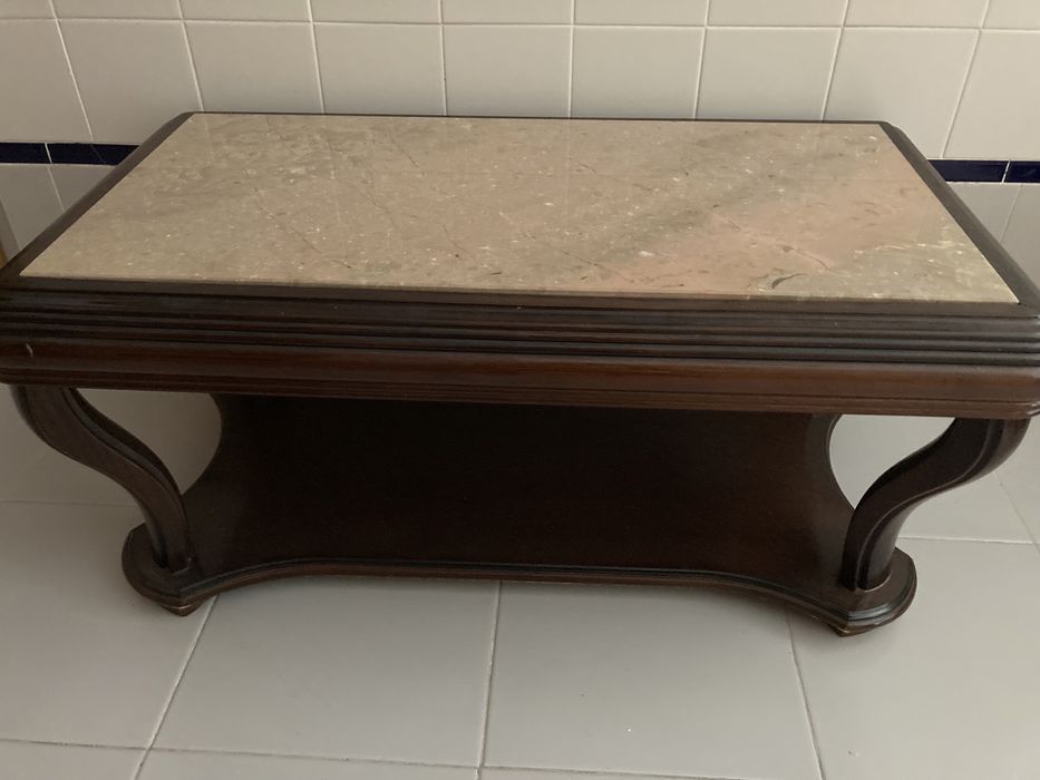 Mesa de sala centro mogno com pedra mármore