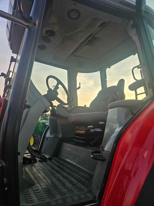 Ciągnik Massey Ferguson 8220