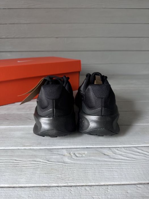 Чоловічі кросівки для бігу Nike Revolution 7 FB2207-005