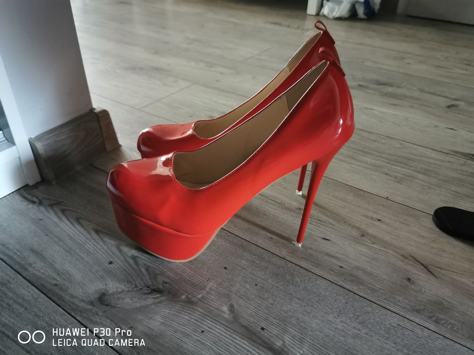 Czerwone szpilki lakierki r 45 Nowe wygodne