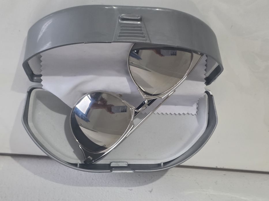 Óculos espelhado prateado