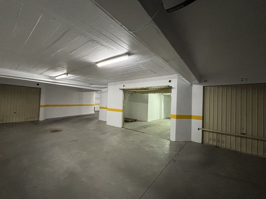 “T3 117m² | Garagem 2 carros | 5.º andar c/elevador | Casal de Cambra”
