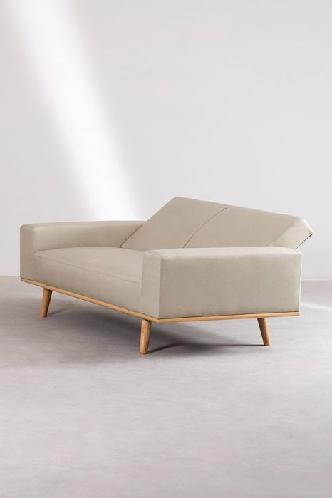 Sofá sklum bege 3 lugares ainda na caixa