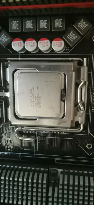 Intel Core 2 Quad Q9650 3GHz OC 4.3GHz  +1.3GHz Yorkfield  LGA 775