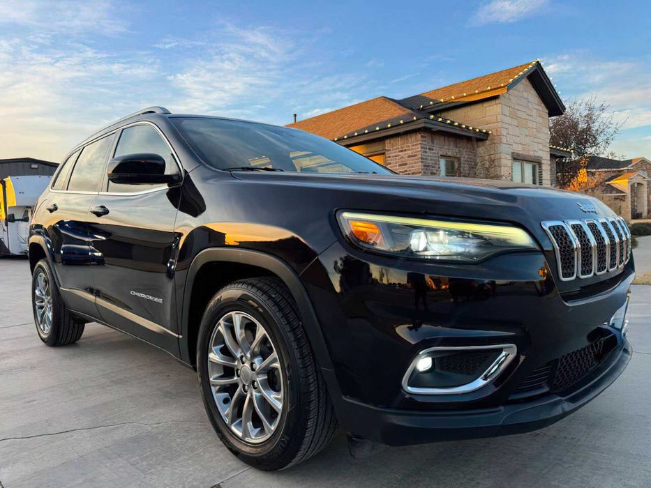 Jeep Cherokee Latitude Plus      2021