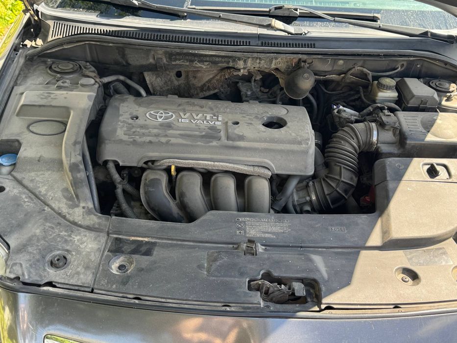 Продам власну автівку Toyota Avensis