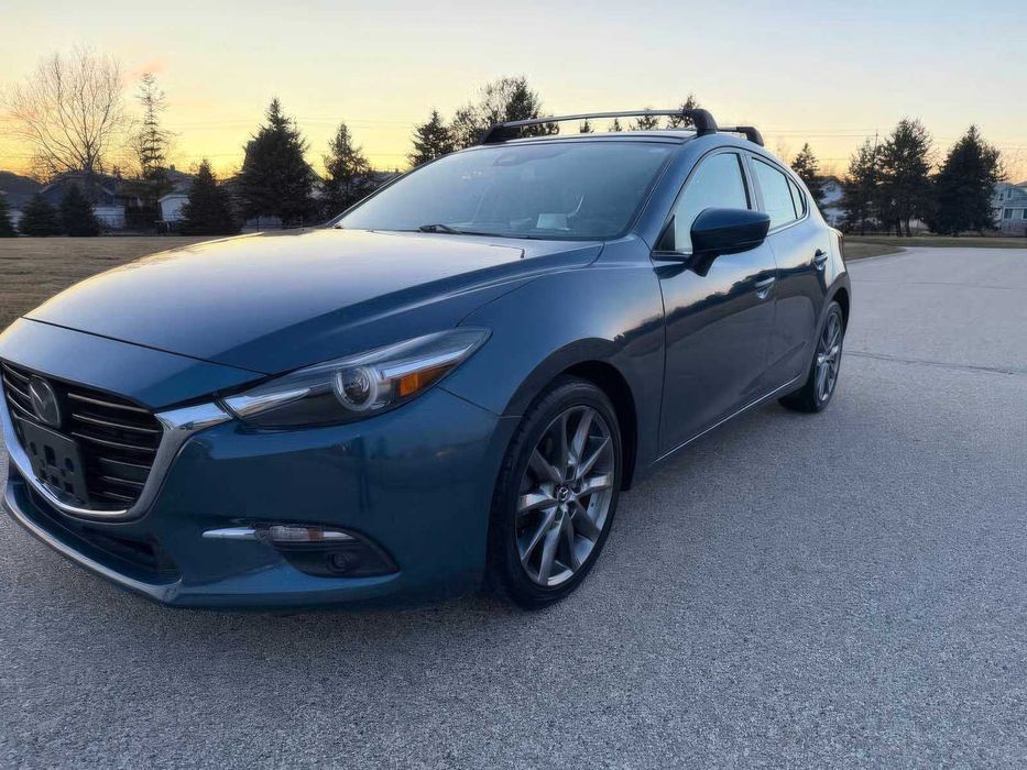 Mazda 3 Touring      2018
