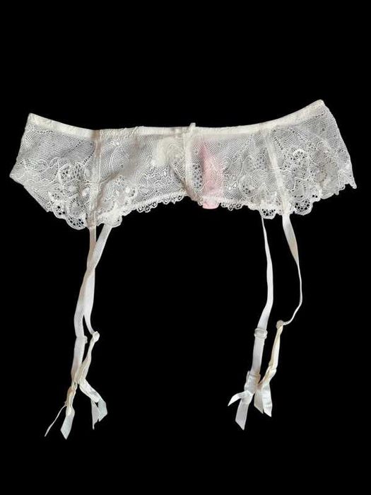 Biały koronkowy pasek do pończoch 40,L bielizna Hunkemöller