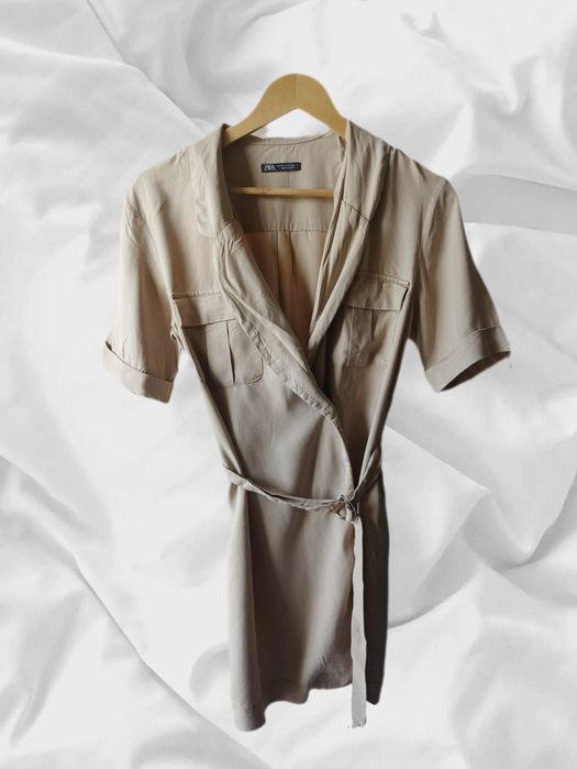 Beżowa sukienka ZARA – rozmiar XS | styl safari / casual
