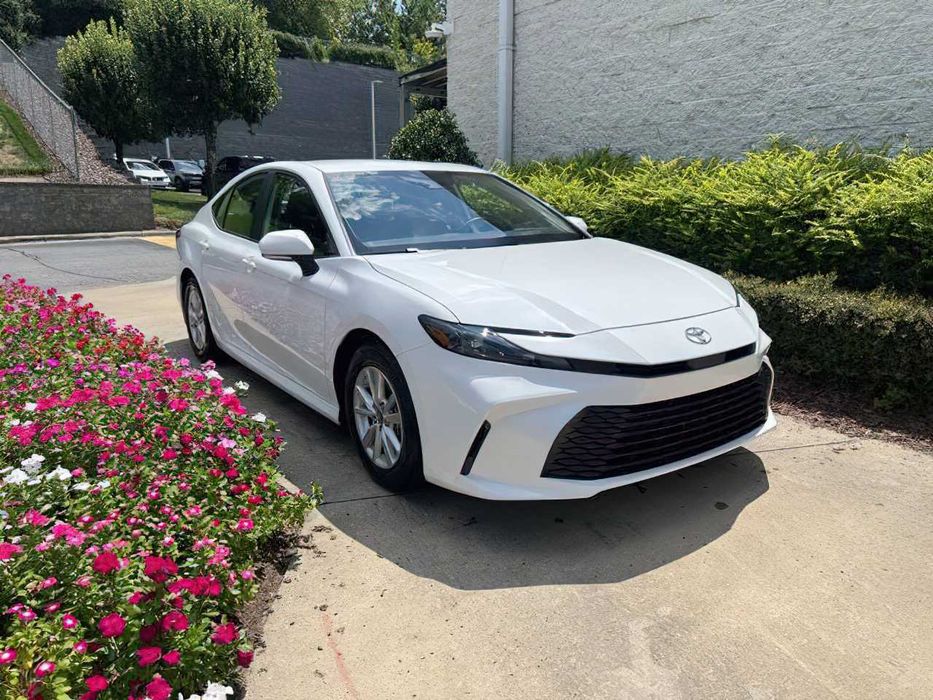 Toyota Camry      2025